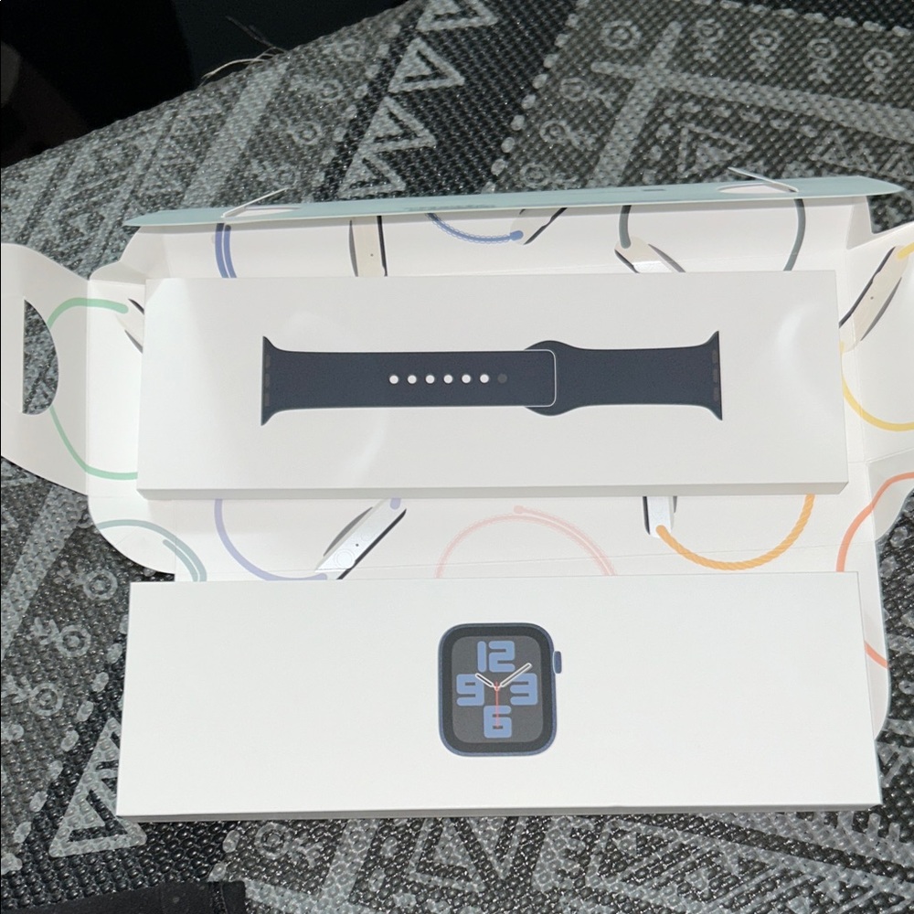 Apple Watch SE (Gen 2) 40mm in Midnight